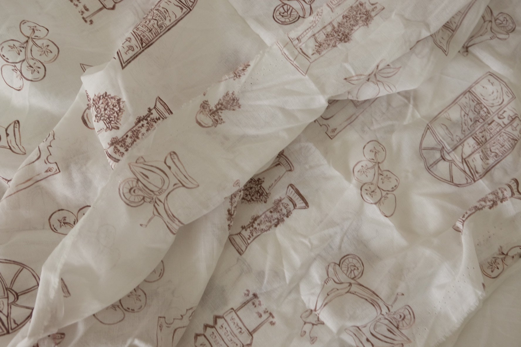 Italian Sketch Print Ultra-Light Cotton Fabric - 2.3 yd