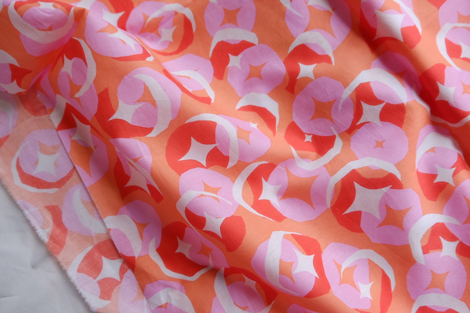 Retro Pop Floral Cotton Lawn – 1.1 yd