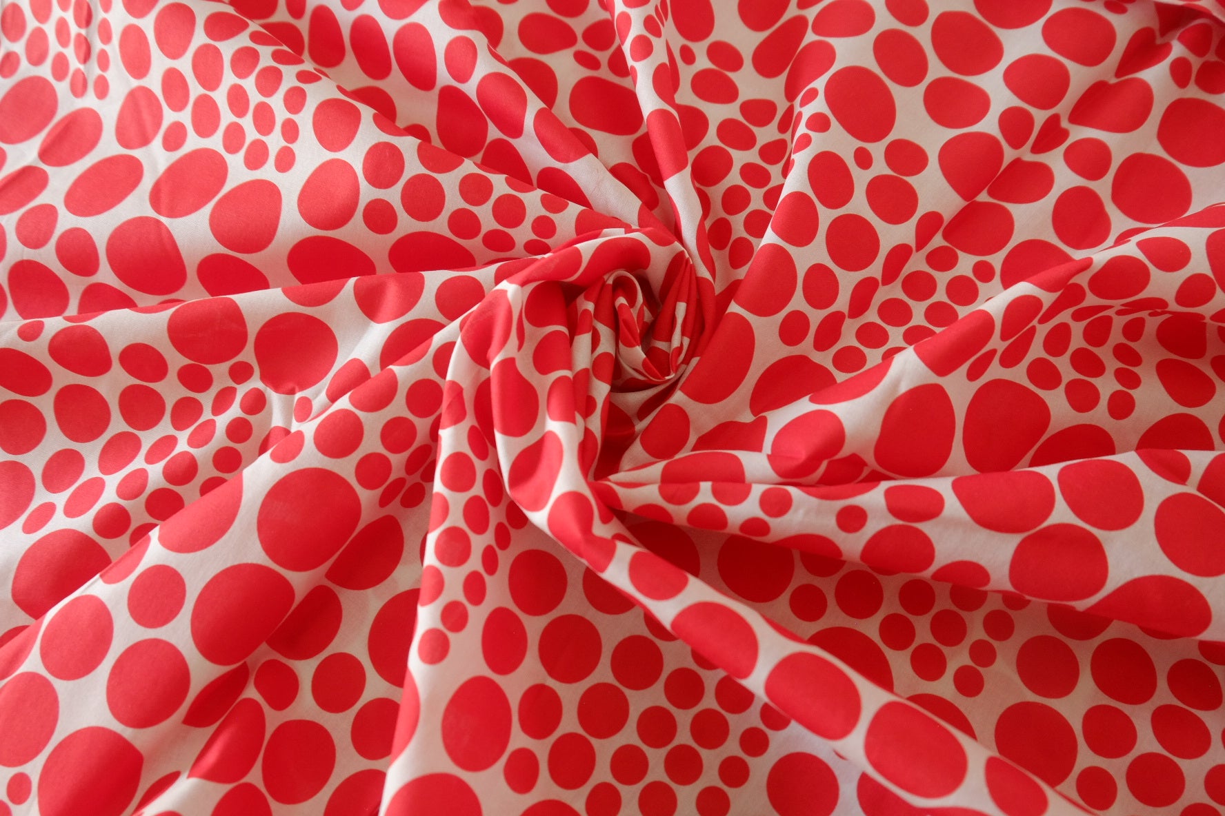 Italian Tana Lawn Coral Dot Wave Print Cotton Fabric – 1.75 yd Piece