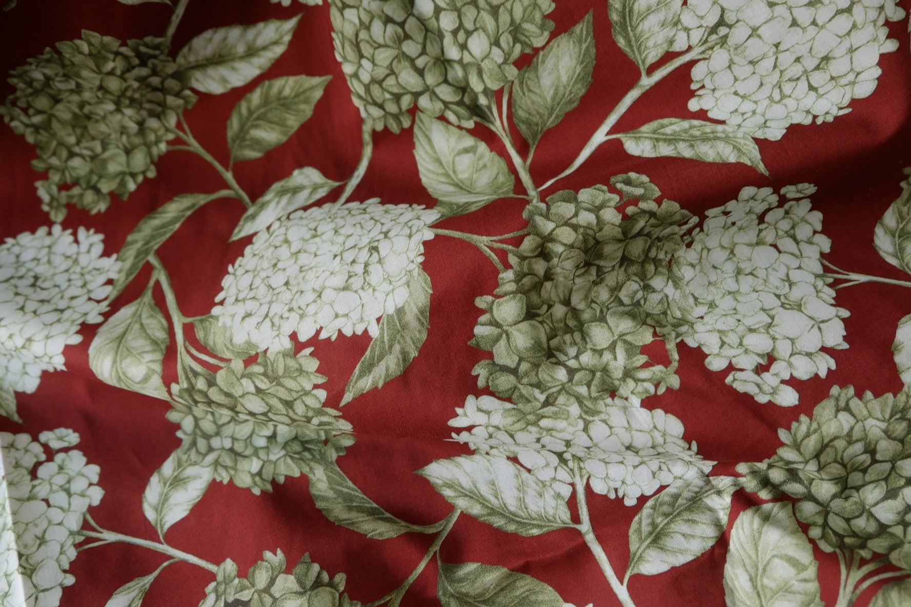Hydrangea Floral Cotton Lawn Fabric – 3.3 yd