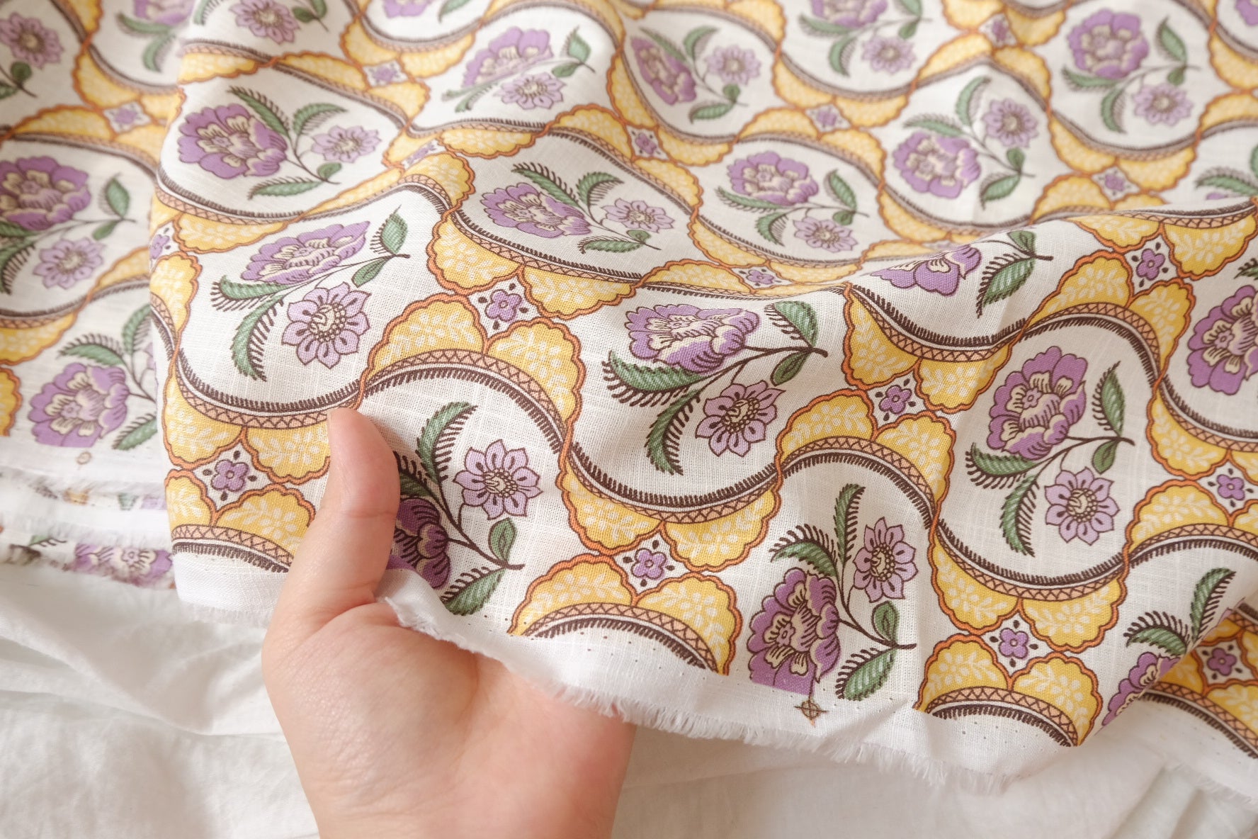 Vintage Tile Floral Linen Cotton Fabric - 1.64 yd