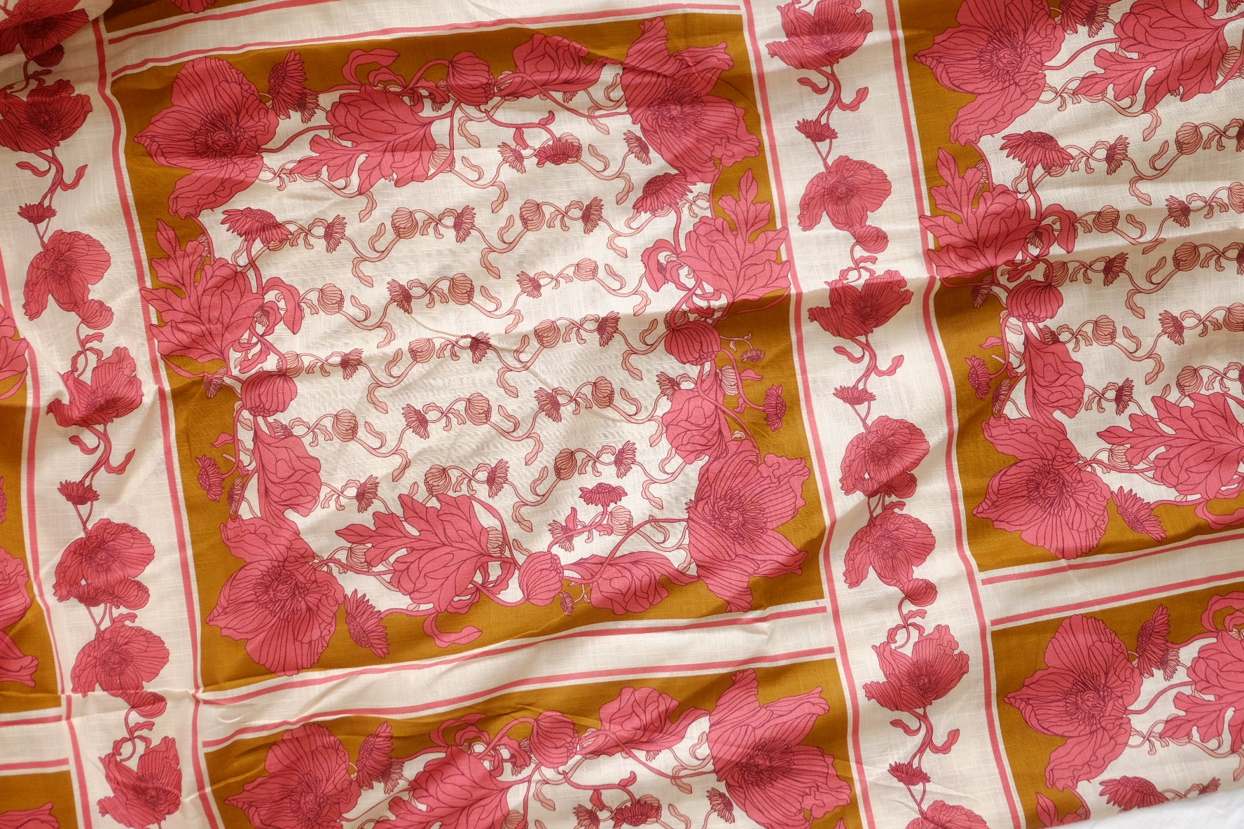 Framed Floral Cotton Linen Fabric – Soft Lightweight Fabric (2.3/3.28 yards)