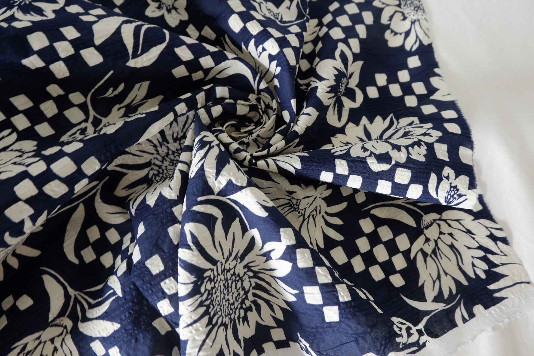 Textured Floral Salt-Shrink Cotton Fabric – 1.6 yd