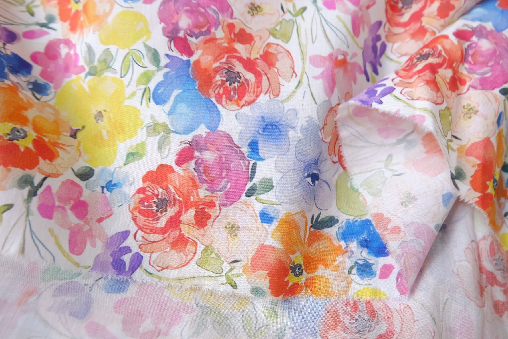 Watercolor Floral 80s Cotton Lawn Fabric — 1.64 yd