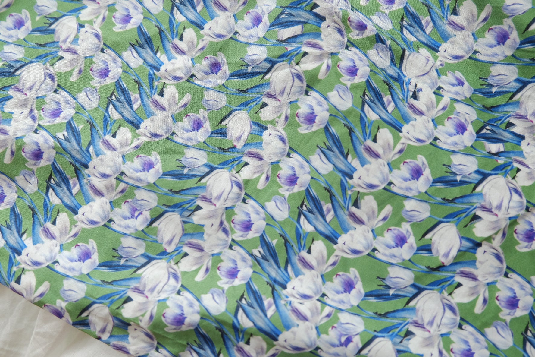 Bold Floral Cotton Poplin, Lightweight 80s, 1.3 Yards
