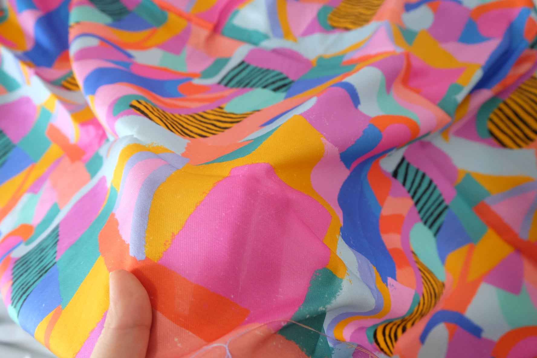 Bold Abstract Rayon Cotton Twill Fabric – 2 yd