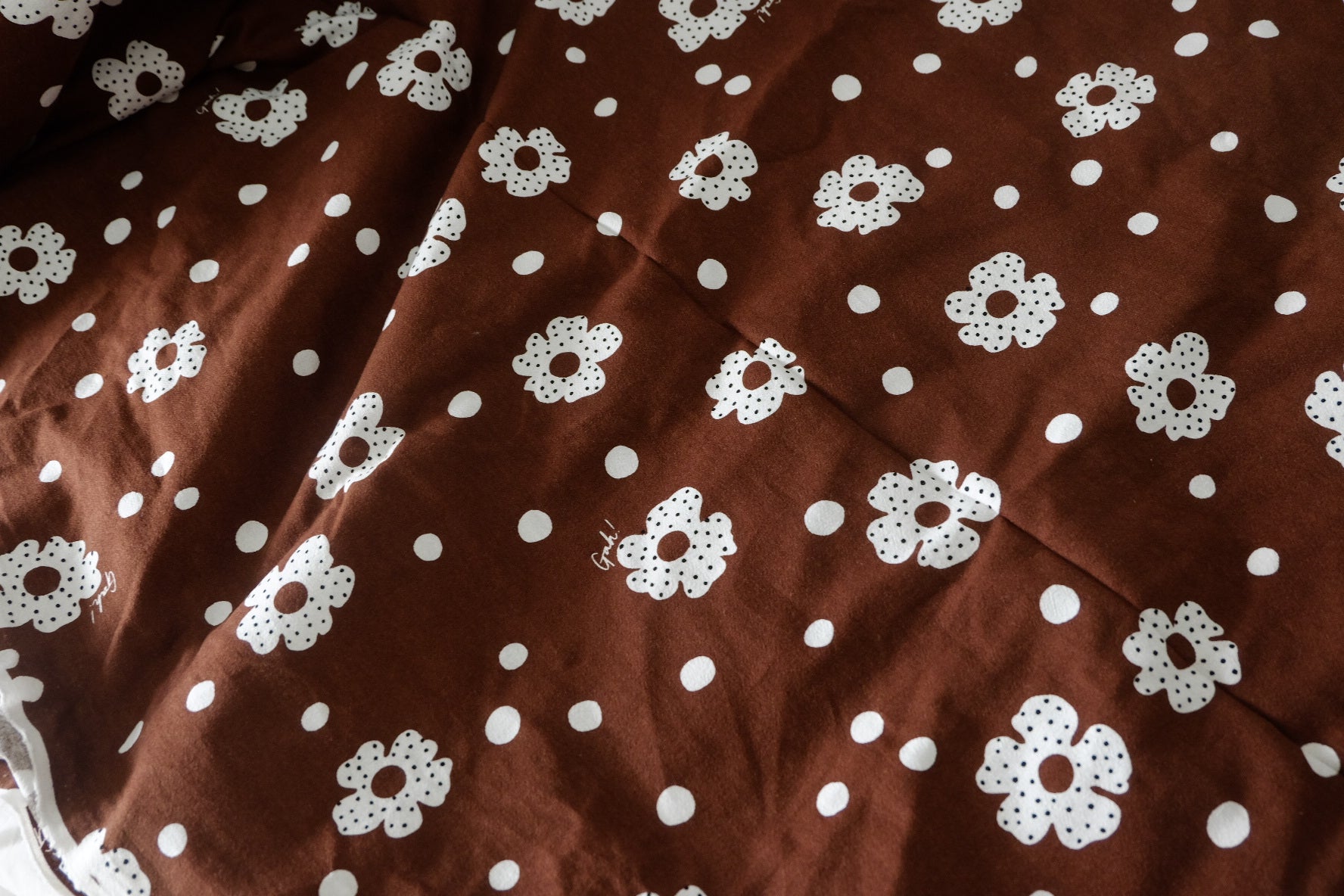 Chocolate Daisy Linen Cotton – 3.3 yd