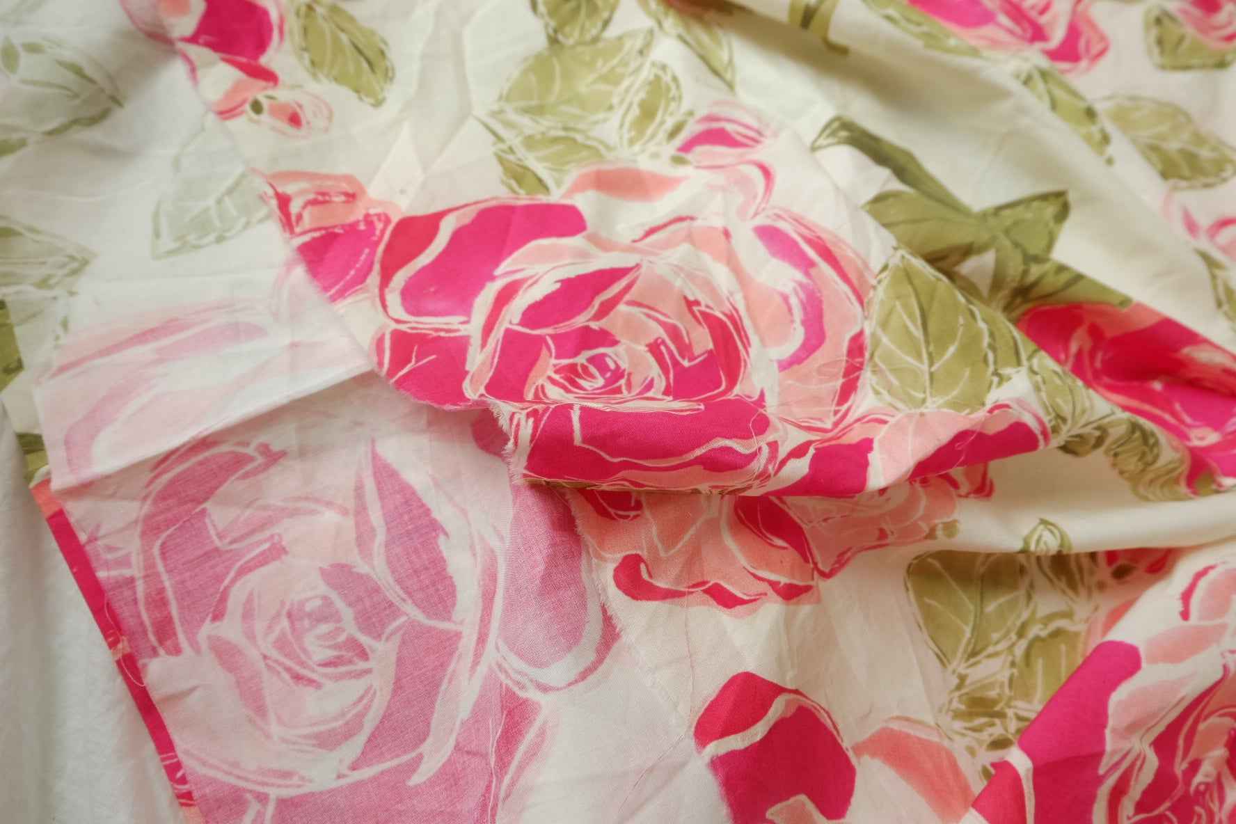 Bright Rose Print Lightweight Cotton Fabric — 3.50 yd