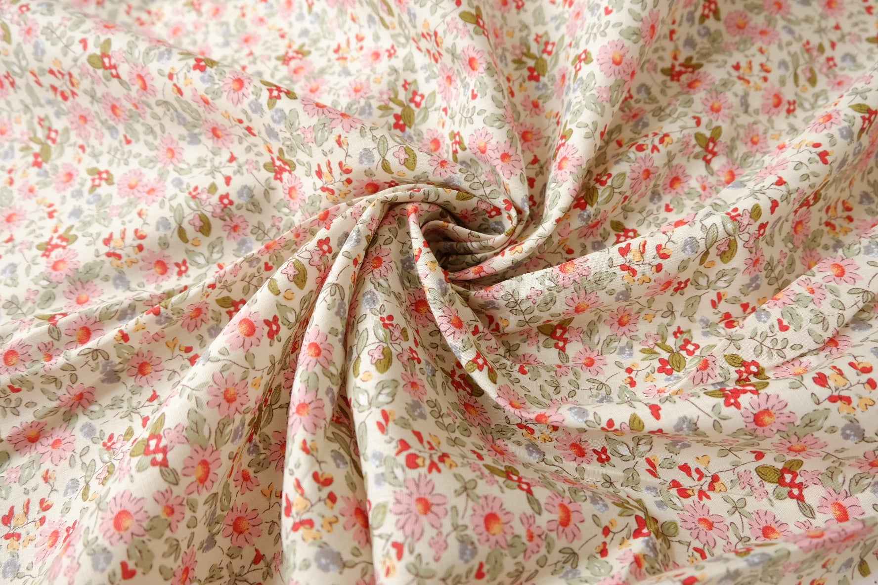 Pink Daisy Print Cotton Fabric — 3.28 yd Piece