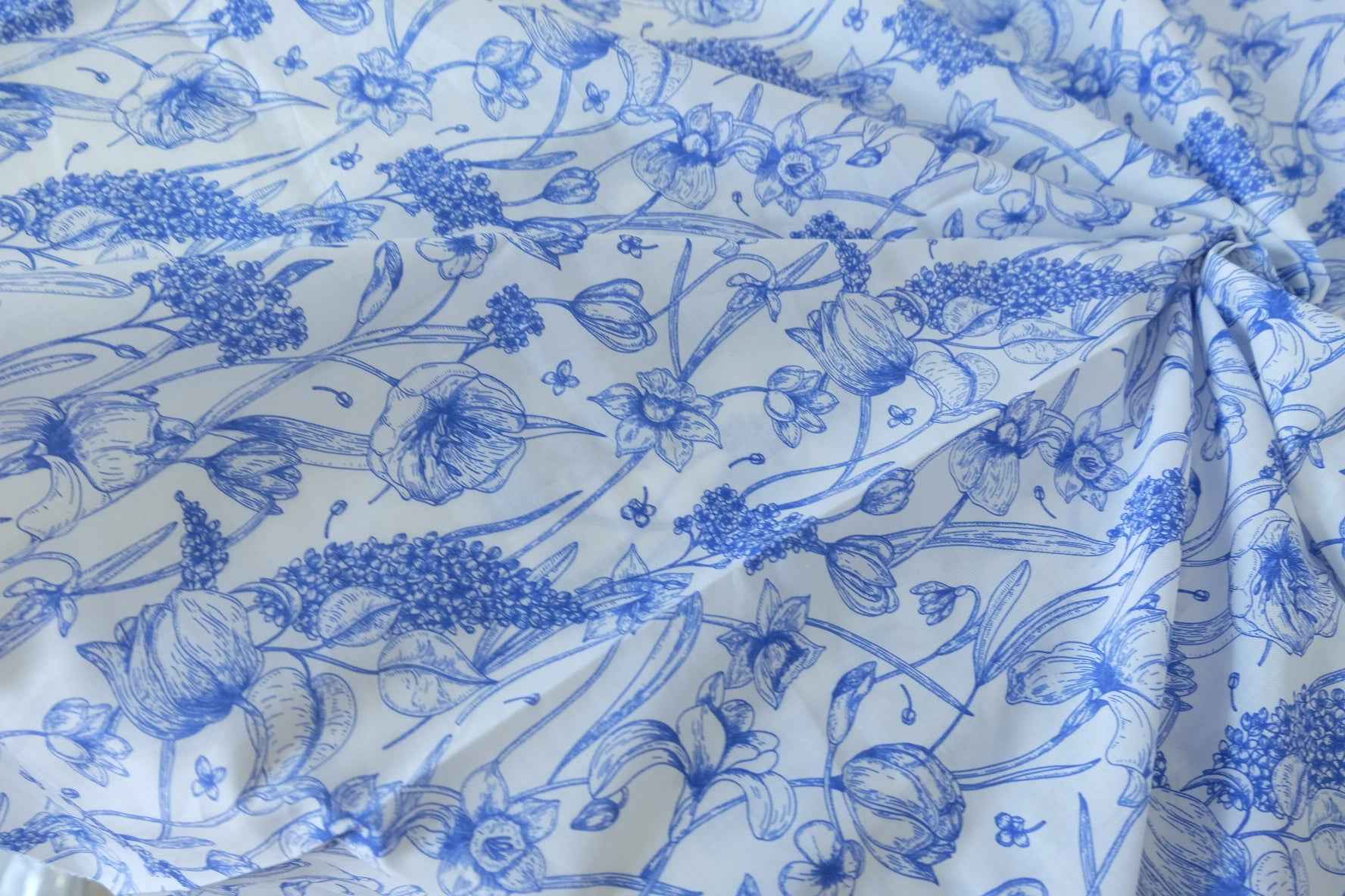 Blue Botanical Sketch 60s Cotton Poplin Fabric – 2.7 yd