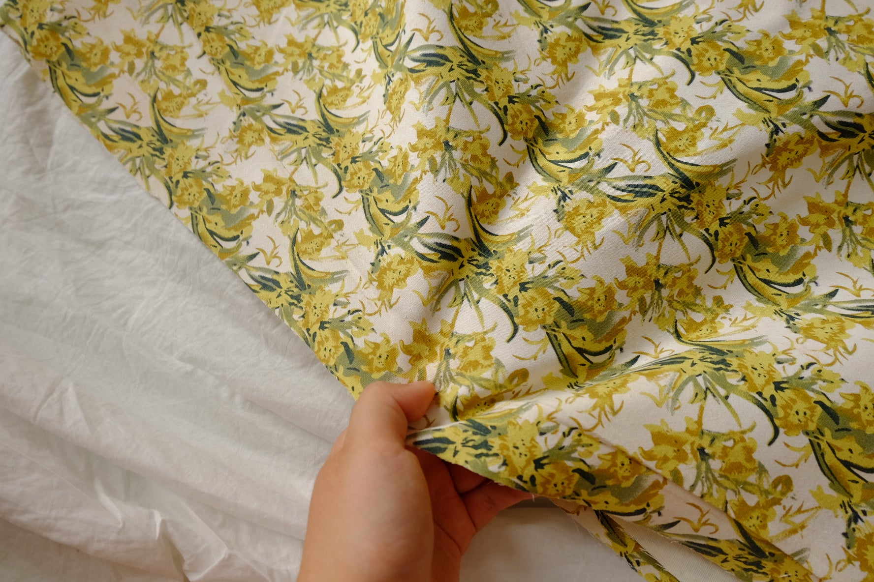 Structured Floral Twill Cotton Fabric with Stretch, 2.2 Yards