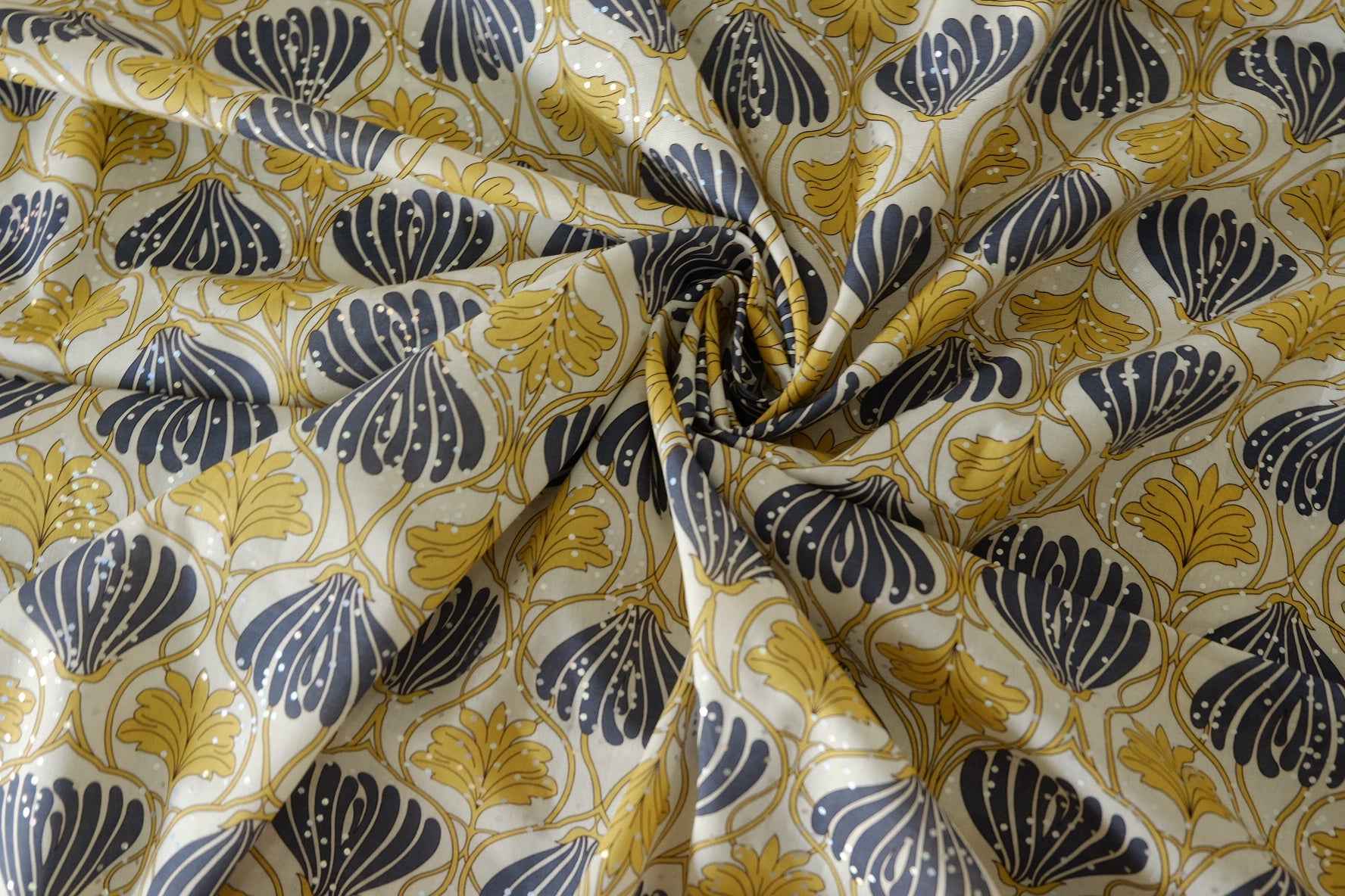 Metallic Ginkgo Cotton Lawn Fabric – 3.2 yd