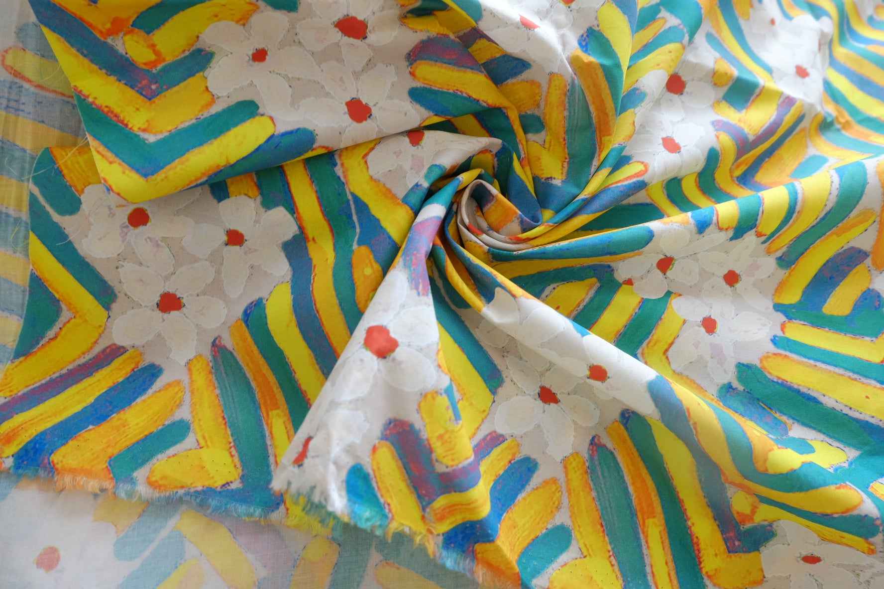 Bright Geometric Floral 60s Cotton Poplin Fabric - 3.28 yd