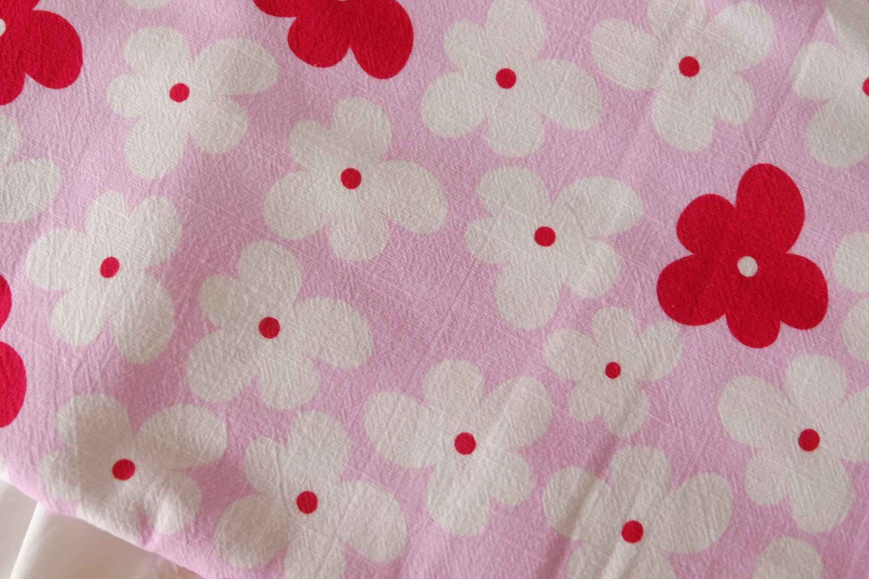 Pink Daisy Enzyme-Washed Linen Cotton Fabric – 1.6 Yards