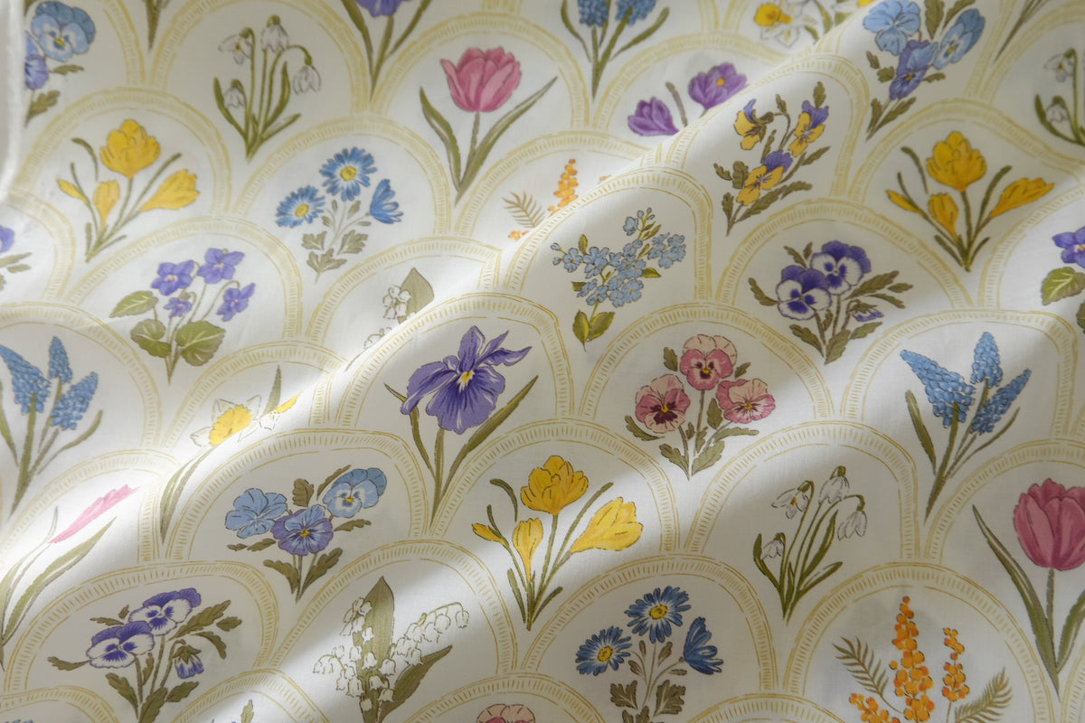 Botanical Keepsakes – Floral Cotton Lawn Fabric | 3.3 yards