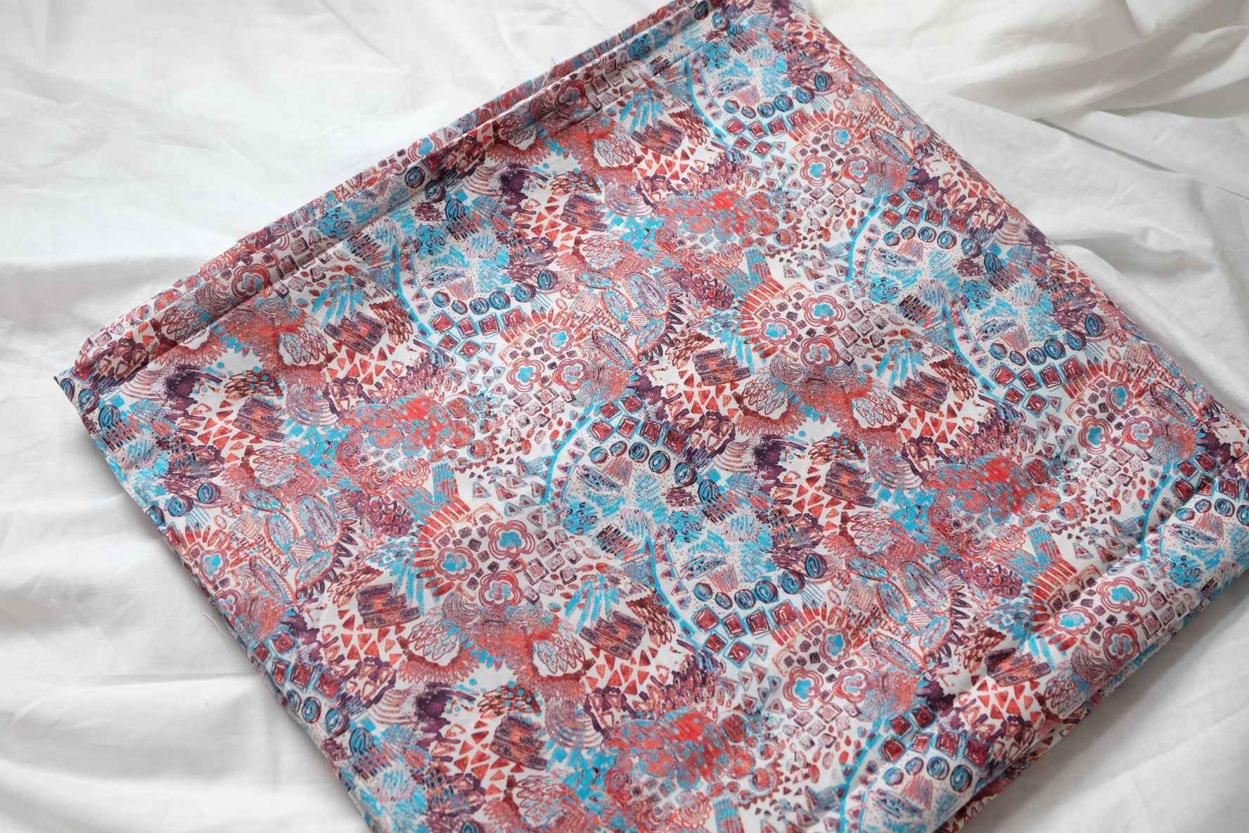 Abstract Ornamental Cotton Fabric, Lightweight Dress Weight, 3.17 Yards
