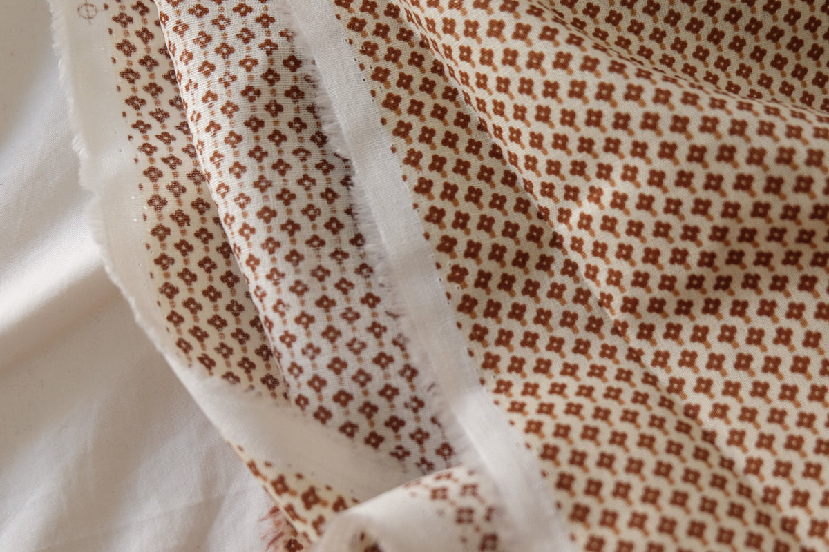 Quiet Brown Micro Floral Linen Cotton – 1.6 yd