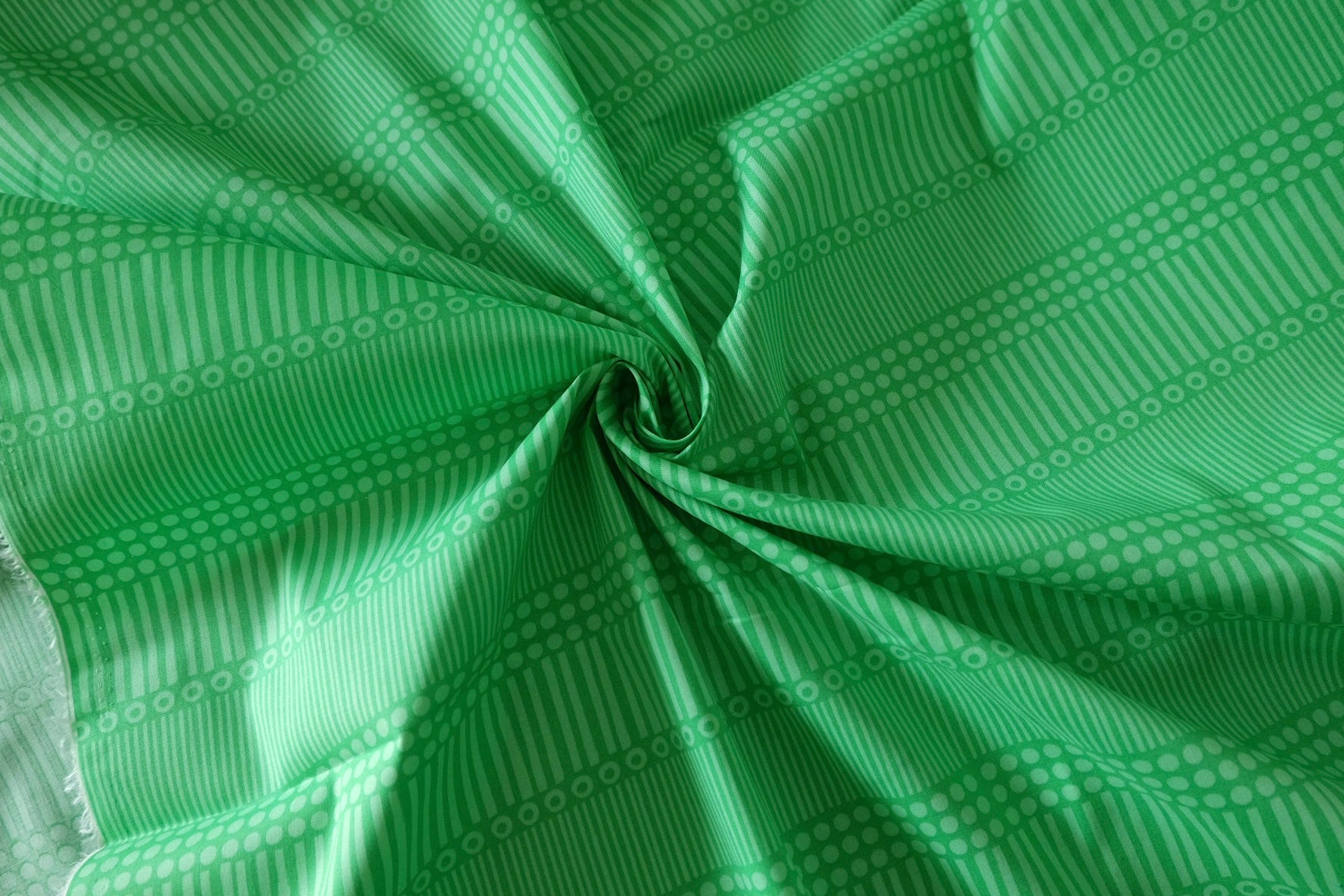 Fresh Green Geometric Cotton Poplin Fabric – 2.19 yd