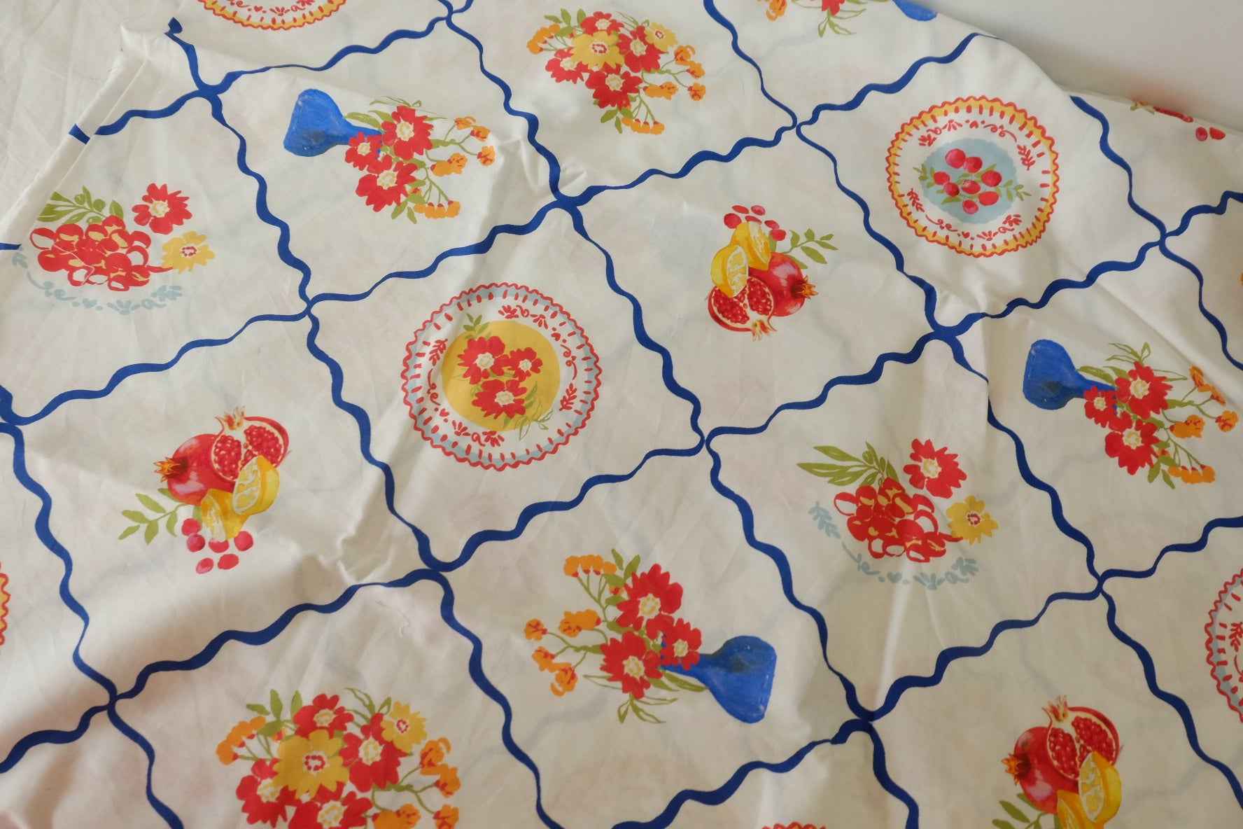 Table Setting Cotton Poplin Fabric – 3.3 yd