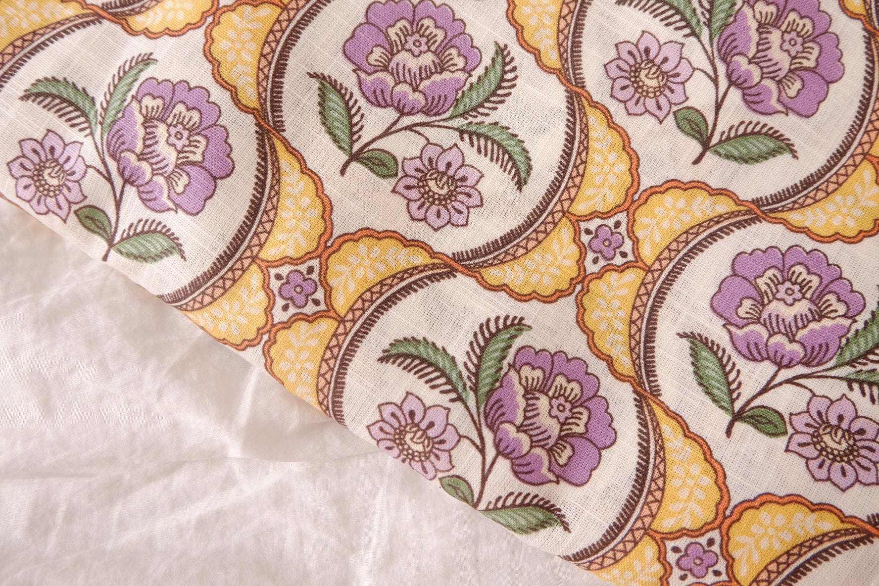 Vintage Tile Floral Linen Cotton Fabric - 1.64 yd