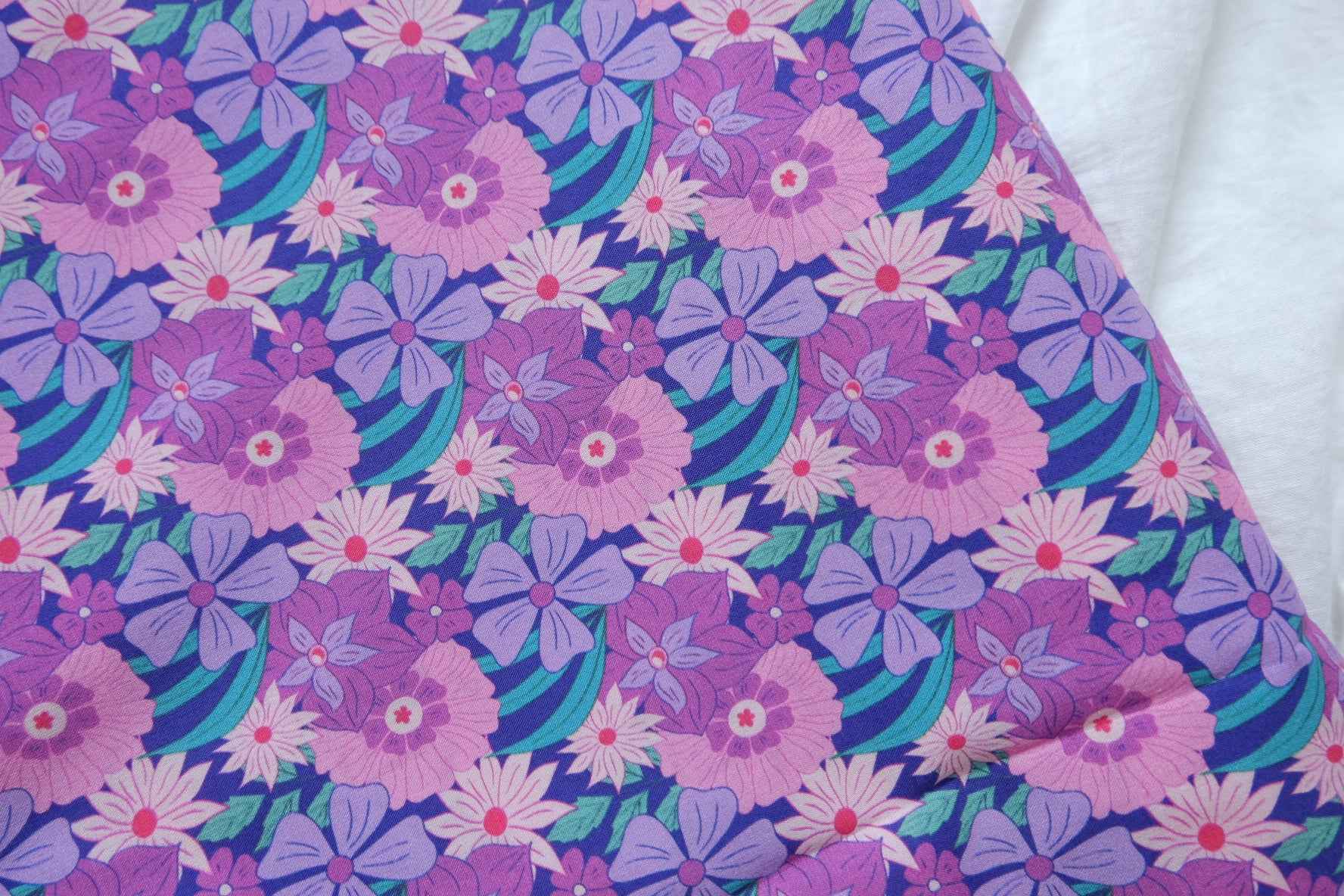Purple Retro Floral Cotton Lawn Fabric - 3.3 yd