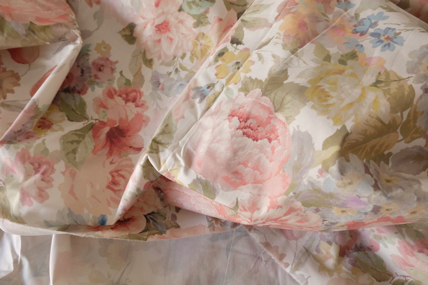 Romantic Watercolor Rose Stretch Cotton Poplin Fabric – 2.8 yd