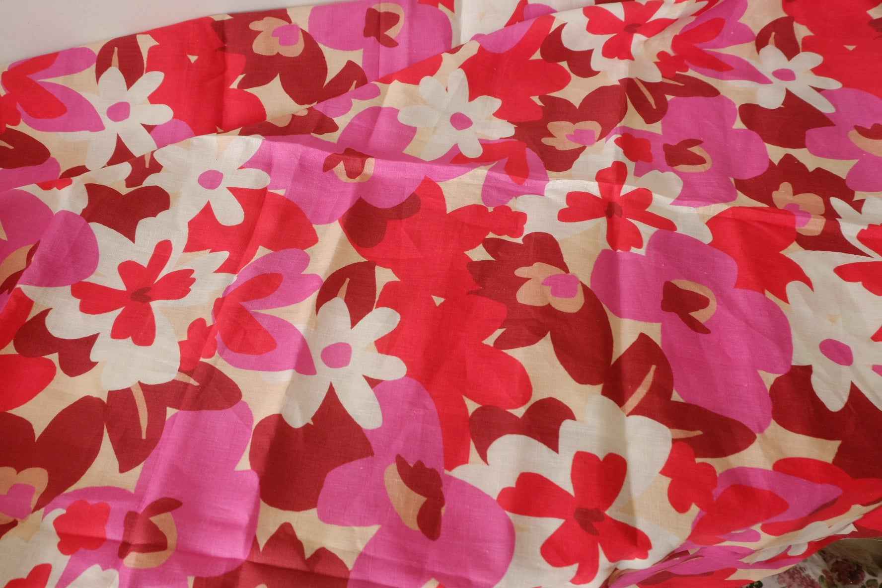 Bold Floral Pure Linen Fabric – 2.5 yd