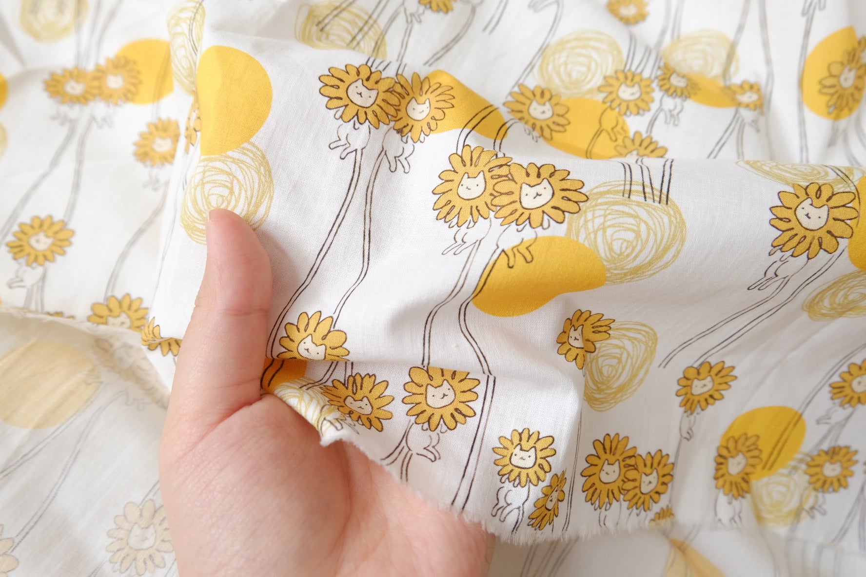 Yellow Daisy Cotton Poplin Small Cut — 1.31 yd