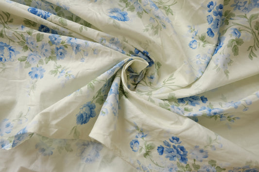 Blue Floral Cotton Poplin, Lightweight 60s, 2.7 Yards