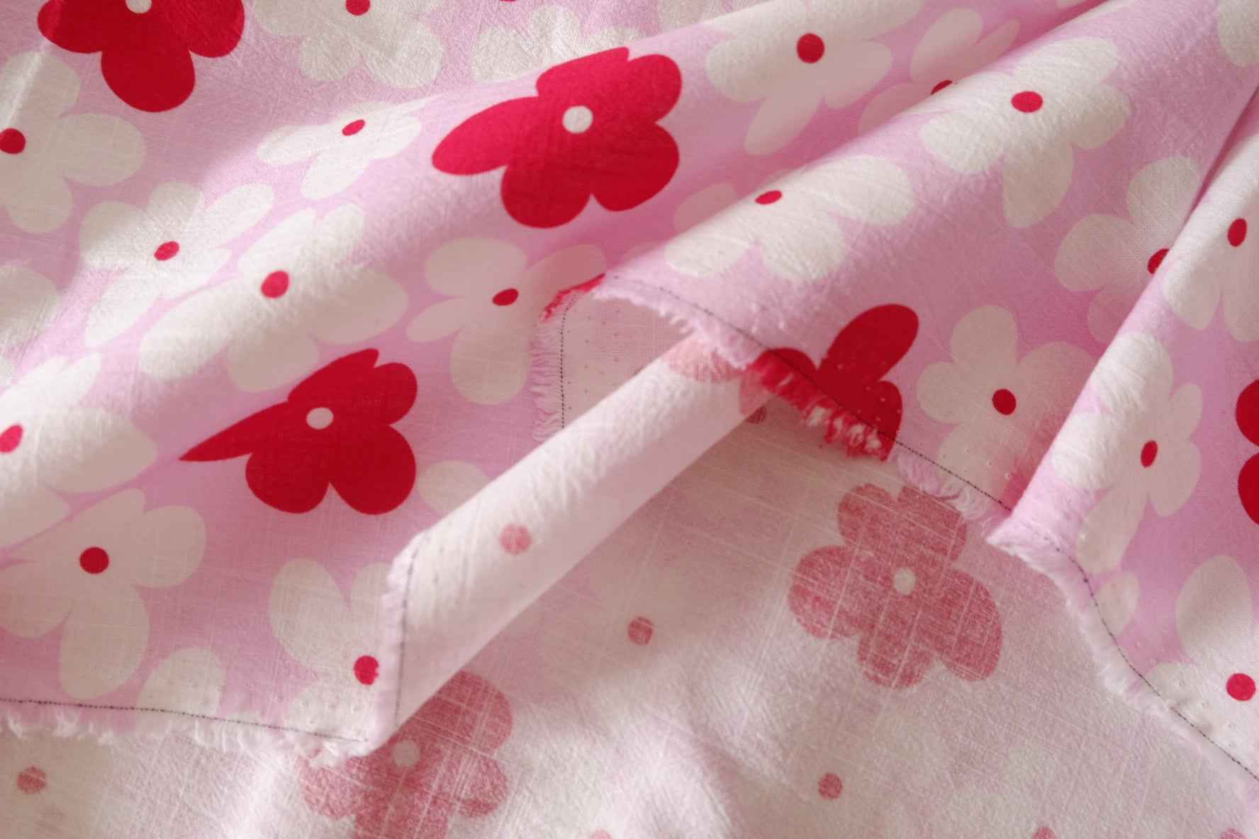 Pink Daisy Enzyme-Washed Linen Cotton Fabric – 1.6 Yards