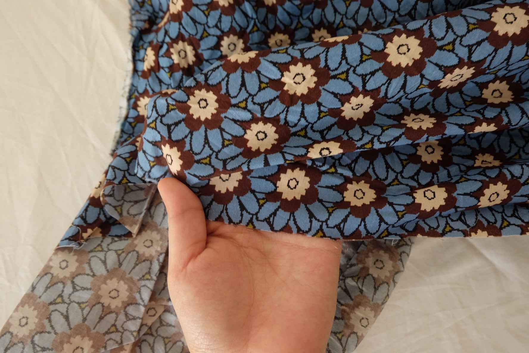 Retro Geometric Floral Cotton Poplin Fabric – 3.3 yd
