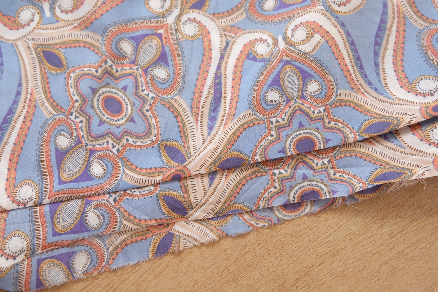 Paisley Medallion Cotton Poplin, Lightweight 80s, 3.3 Yards