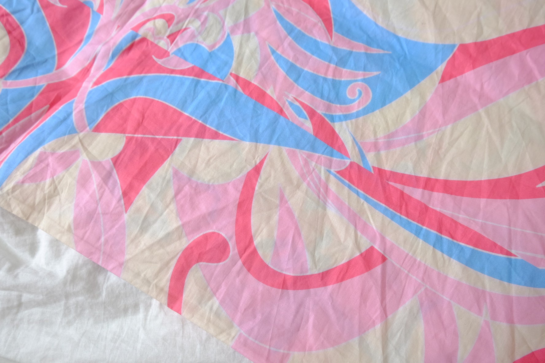 Pink Blue Retro Swirl Cotton Lawn — 3.28 yd