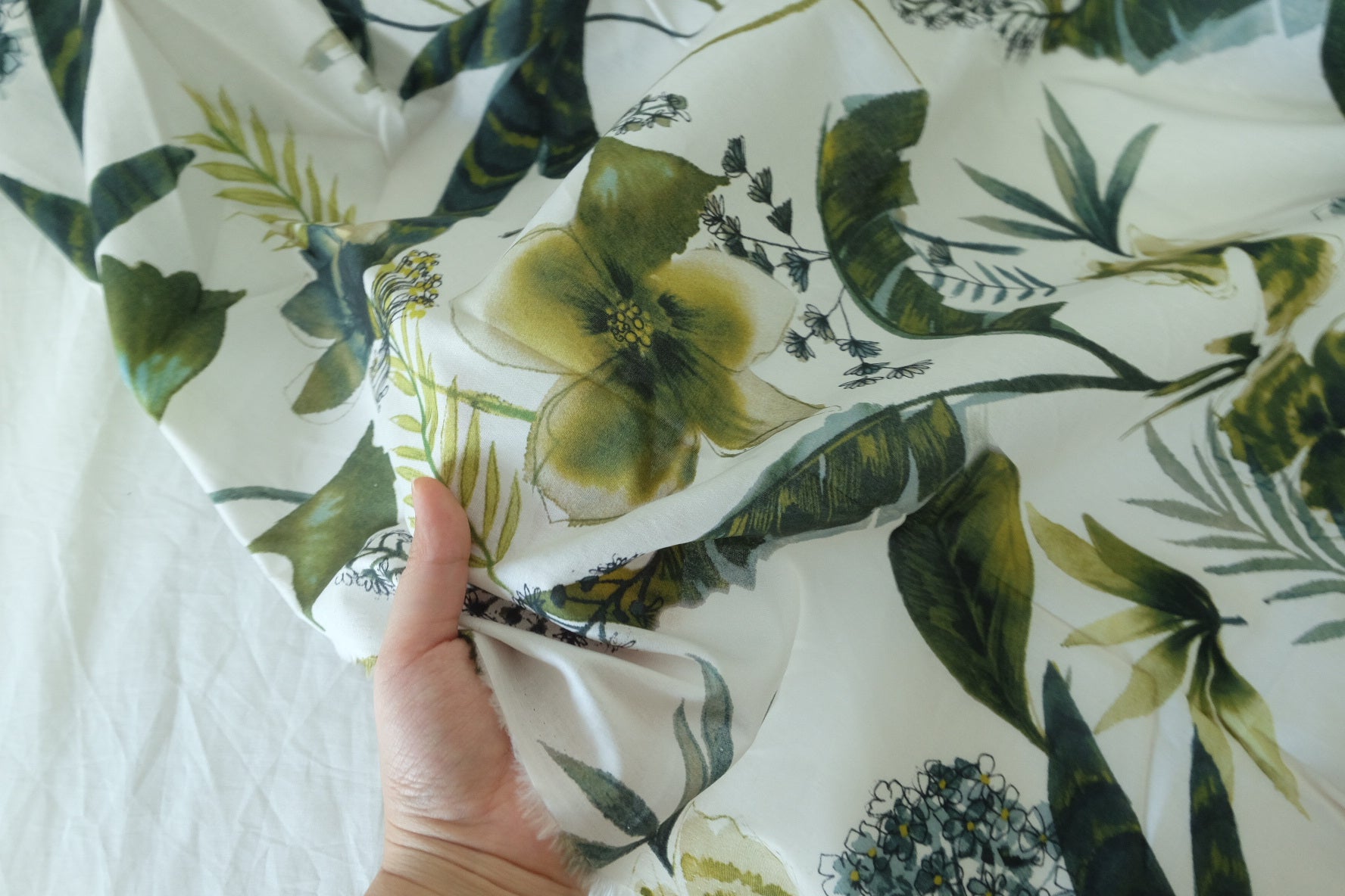Green Tropical Botanical Cotton Fabric – 2.7 yd