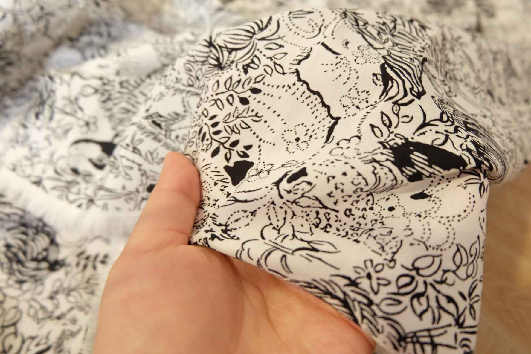 Toile Print Cotton-Rayon Fabric — 2.2 yd