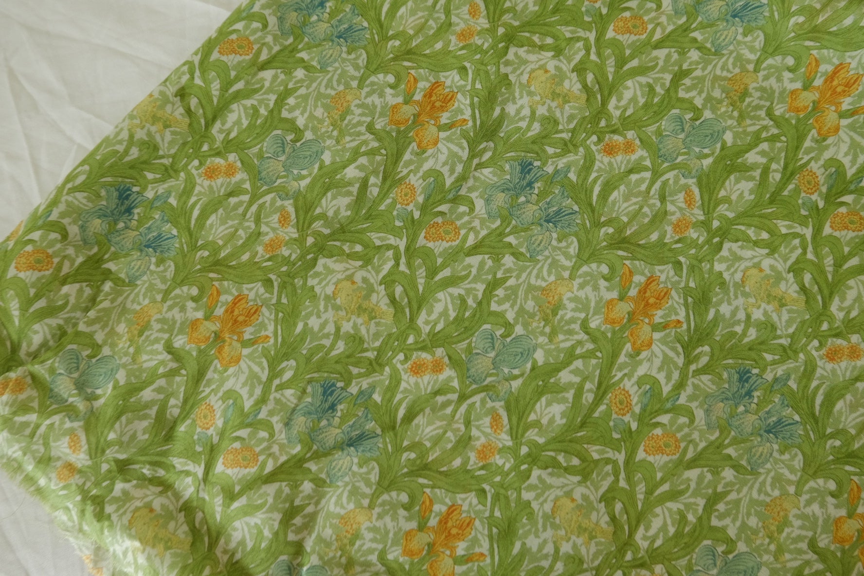 Green Botanical 100s Cotton Lawn Fabric – 3.3 yd
