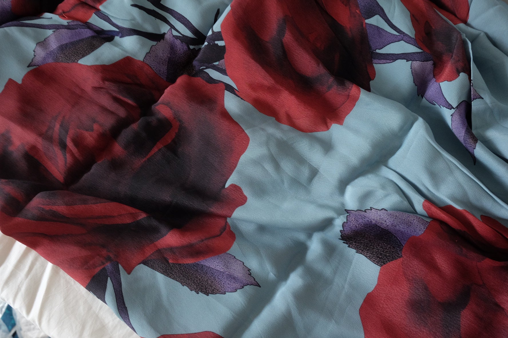 Oversized Red Rose Rayon Fabric – 3.94 yd