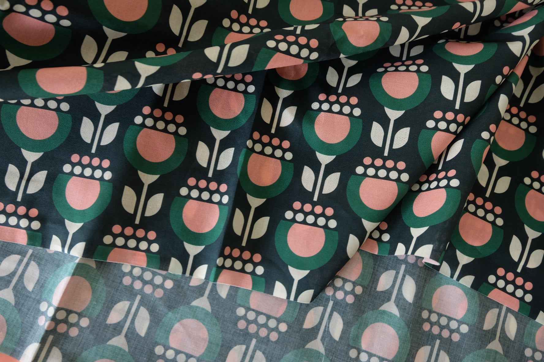 Retro Geometric Floral Cotton Lawn Fabric – 1.6 yd