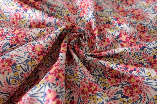 Red Pink Floral Fine Cotton Poplin Fabric – 3.3 Yards