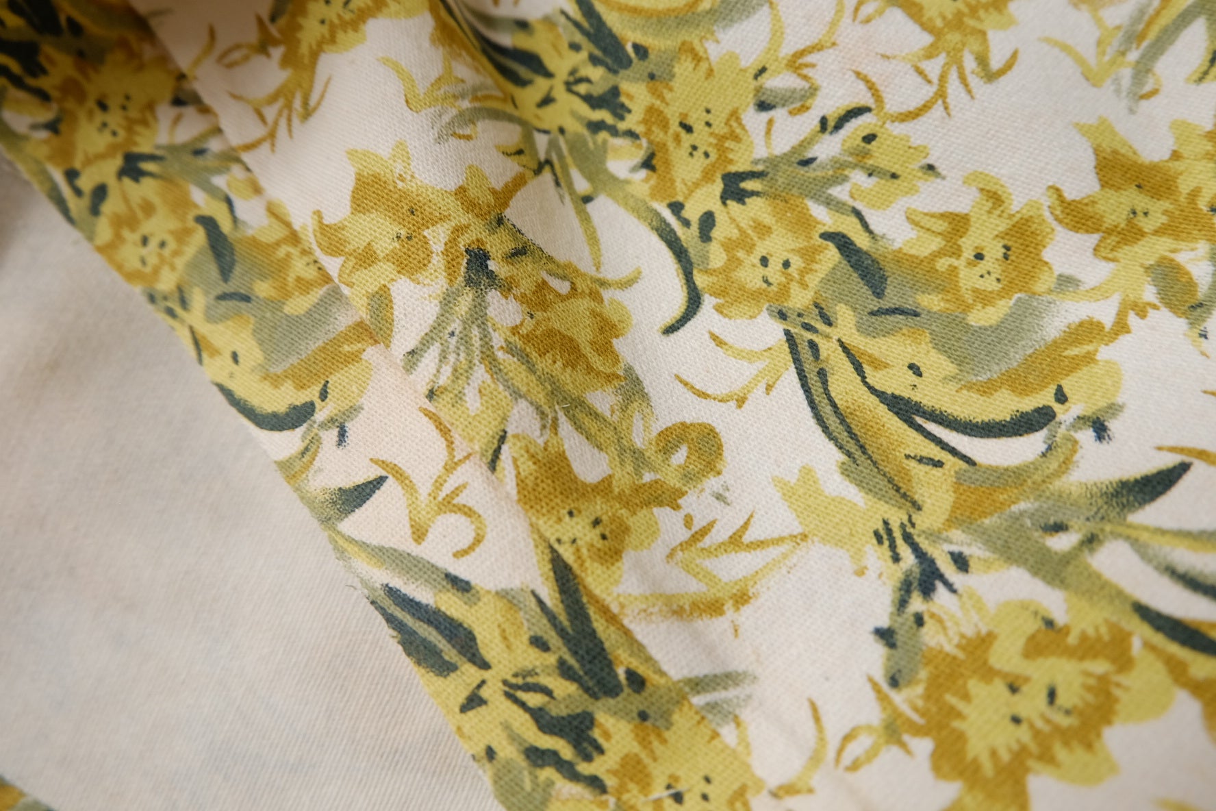 Structured Floral Twill Cotton Fabric with Stretch, 2.2 Yards