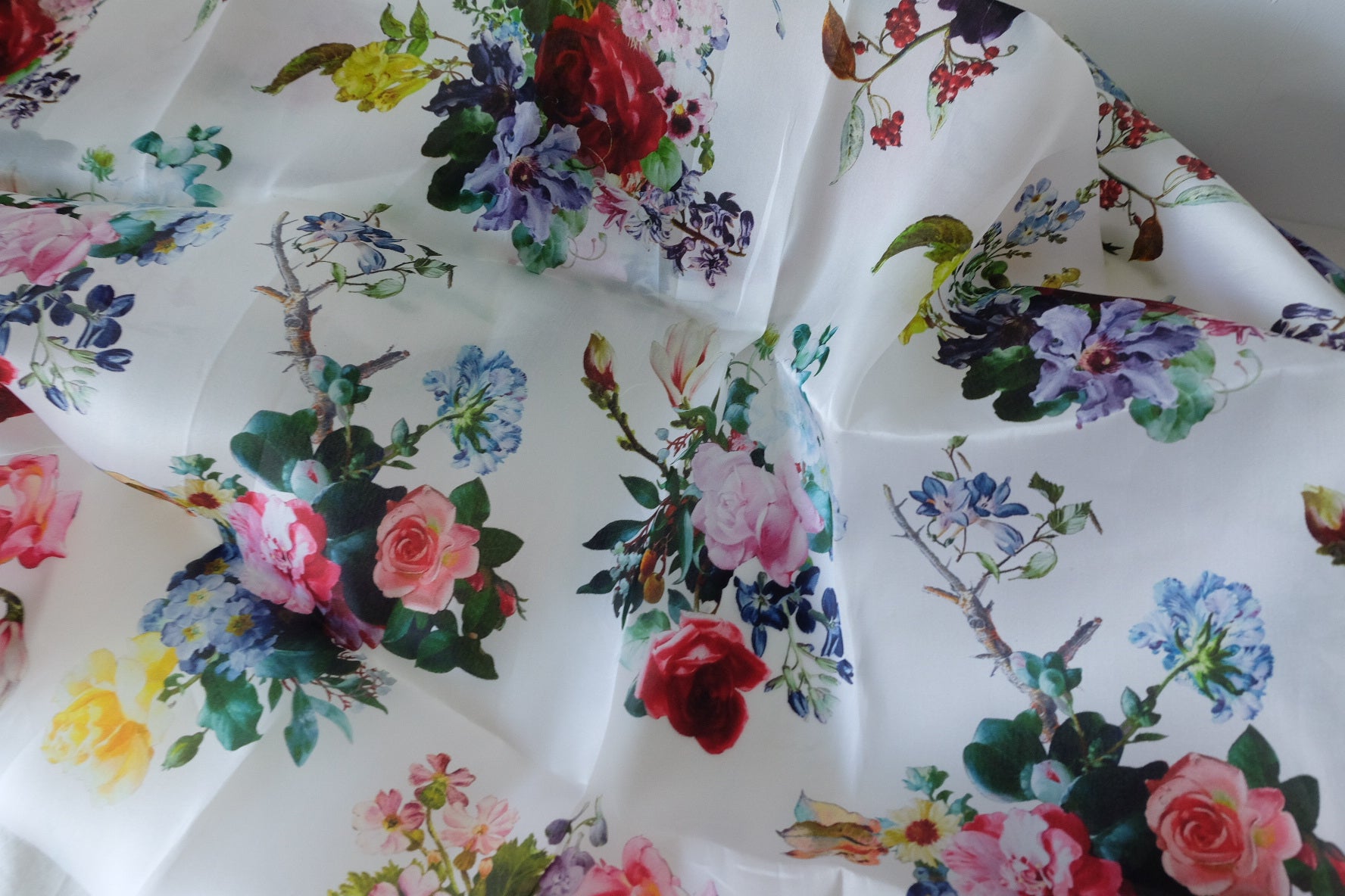 Painterly Floral Pure Silk Organza Fabric – 1.6 yd