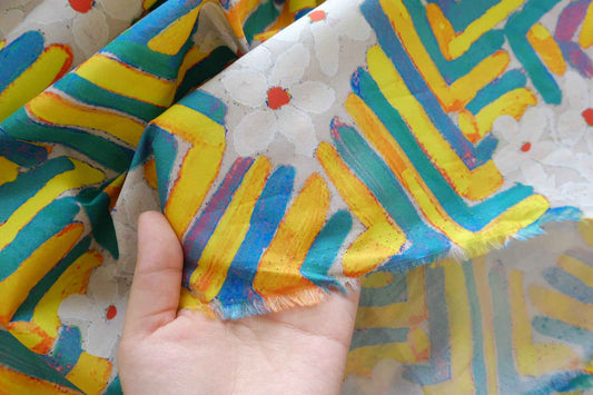 Bright Geometric Floral 60s Cotton Poplin Fabric - 3.28 yd