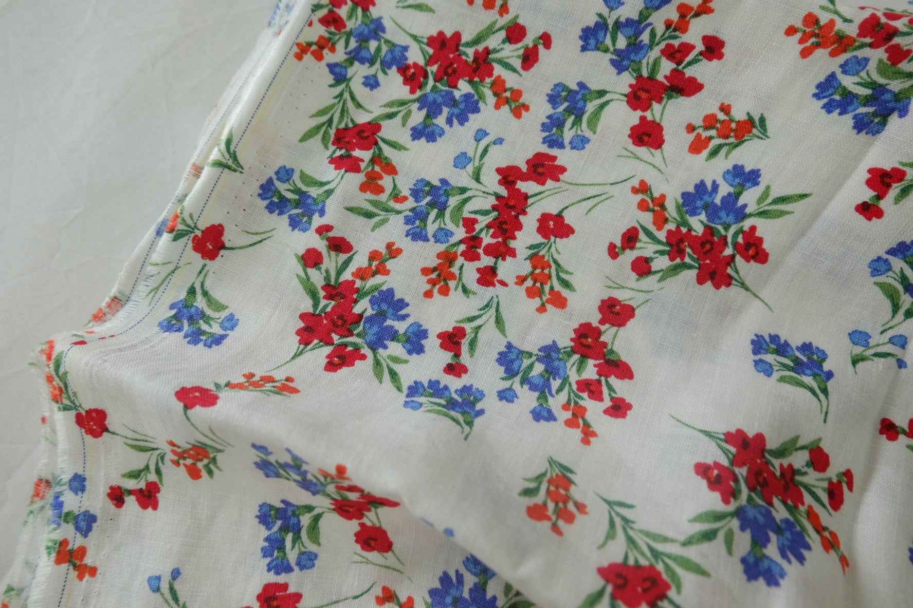 Red & Blue Wildflower Printed Pure Linen Fabric – 1.6 yd
