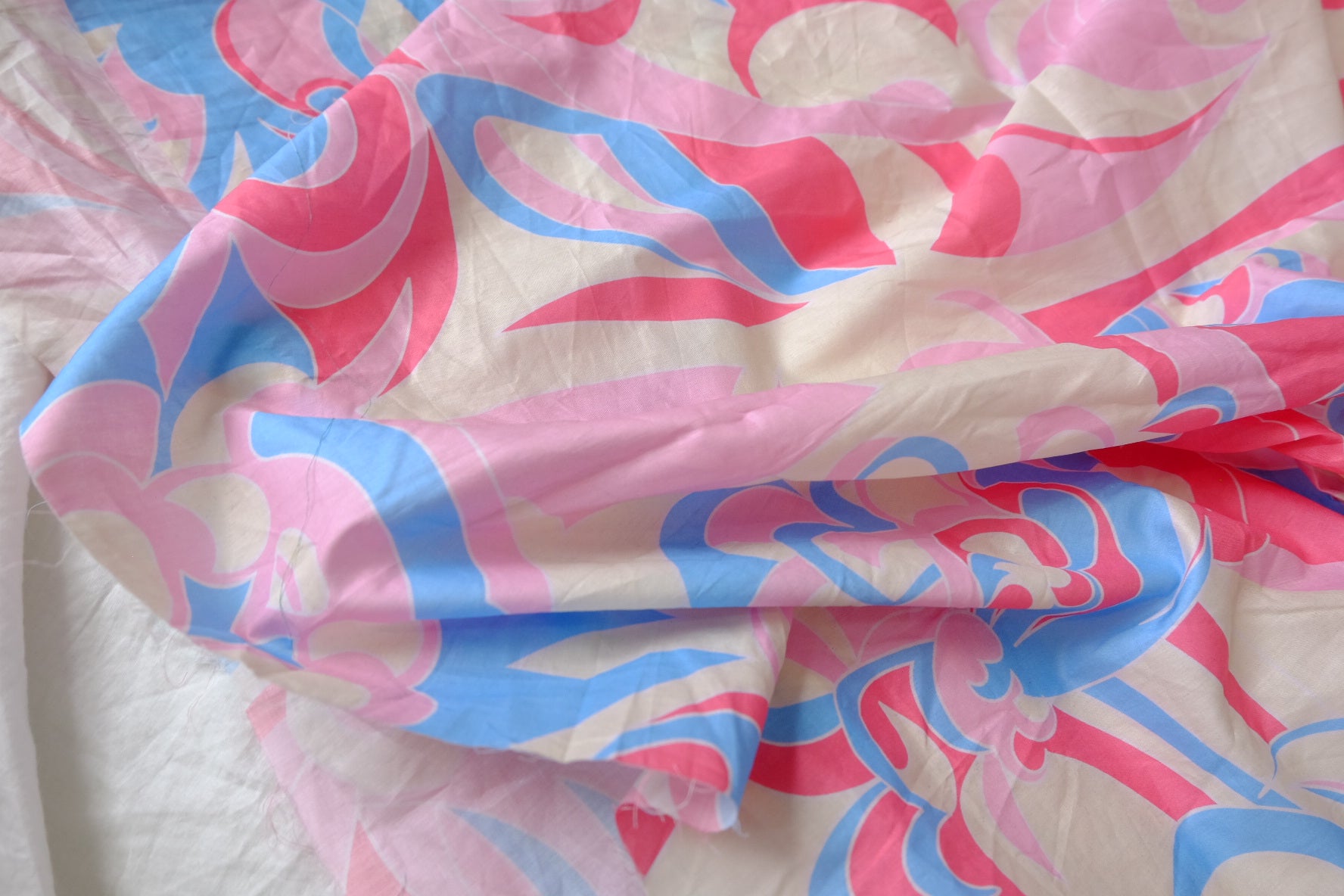 Pink Blue Retro Swirl Cotton Lawn — 3.28 yd