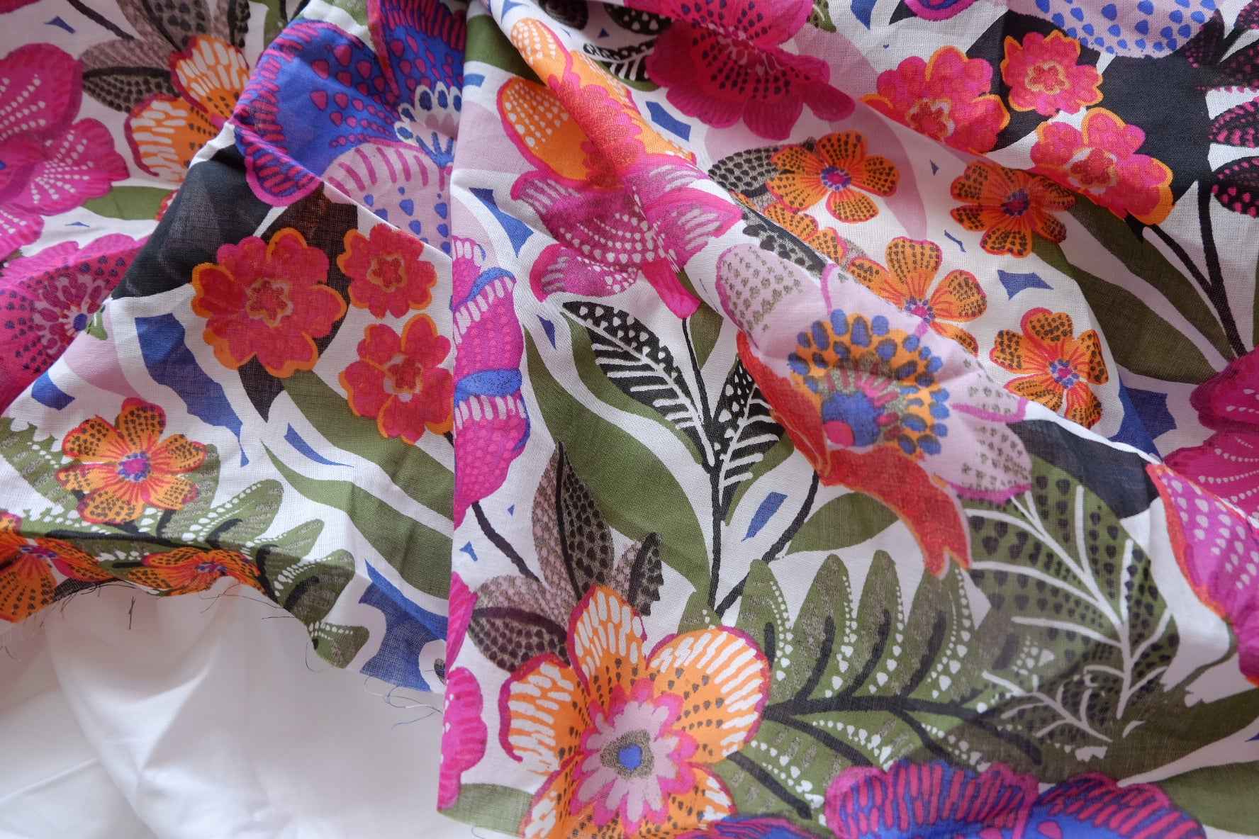 Bright Tropical Floral Lightweight Cotton Fabric -2.2 yd
