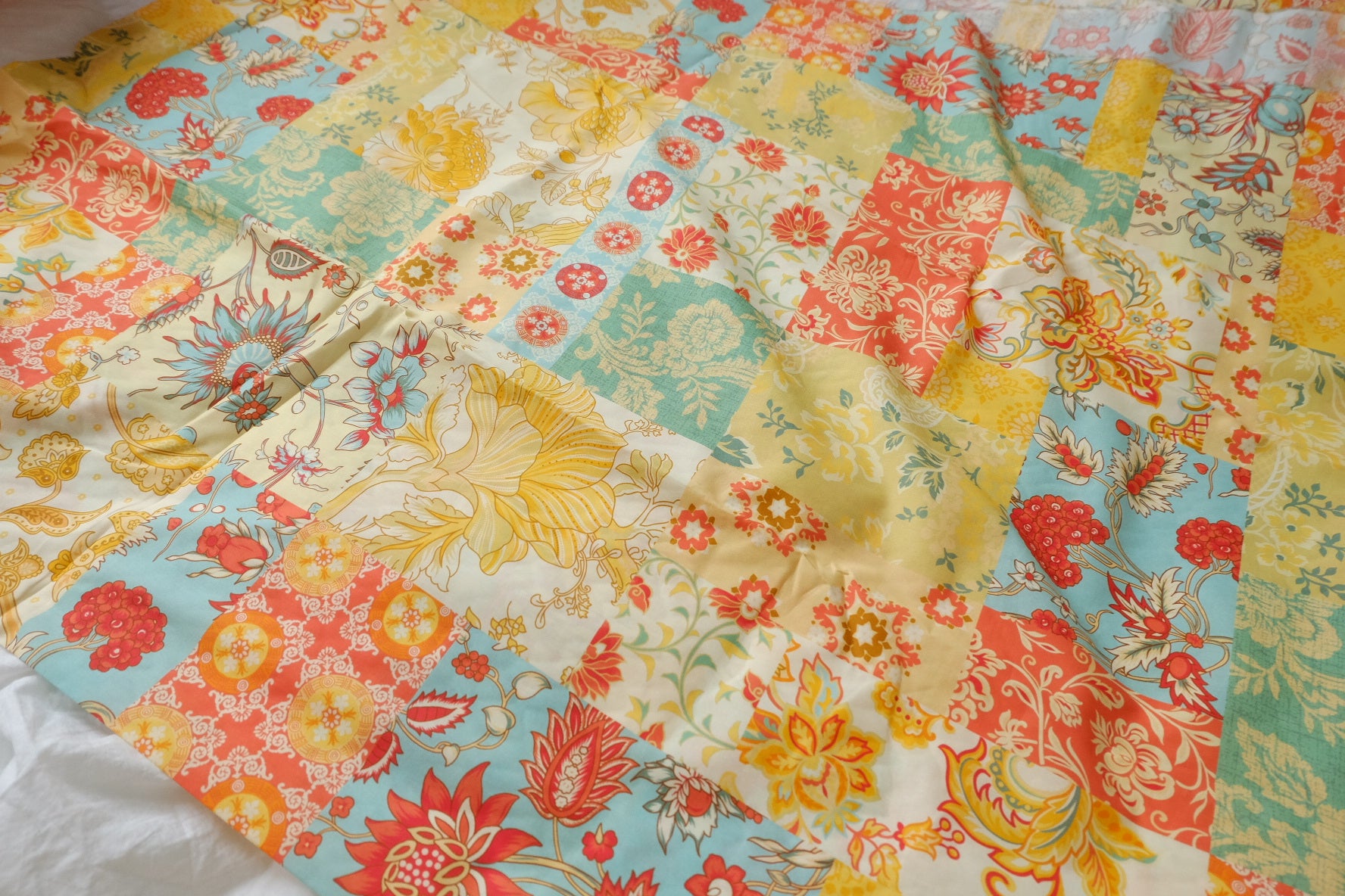 Patchwork Floral 80s Cotton Lawn Fabric — 3.28 yd
