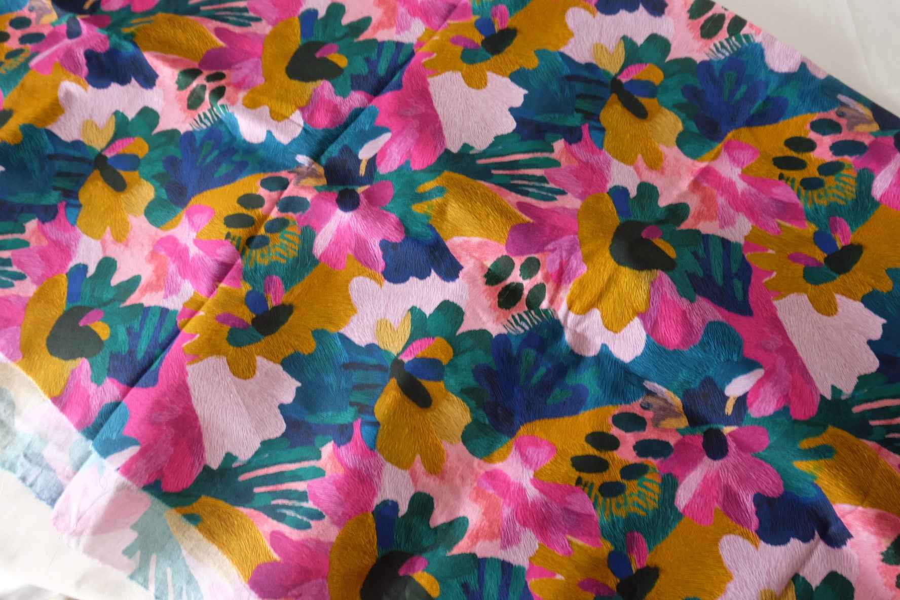 Bold Painterly Floral Cotton Fabric – 2.2 Yards