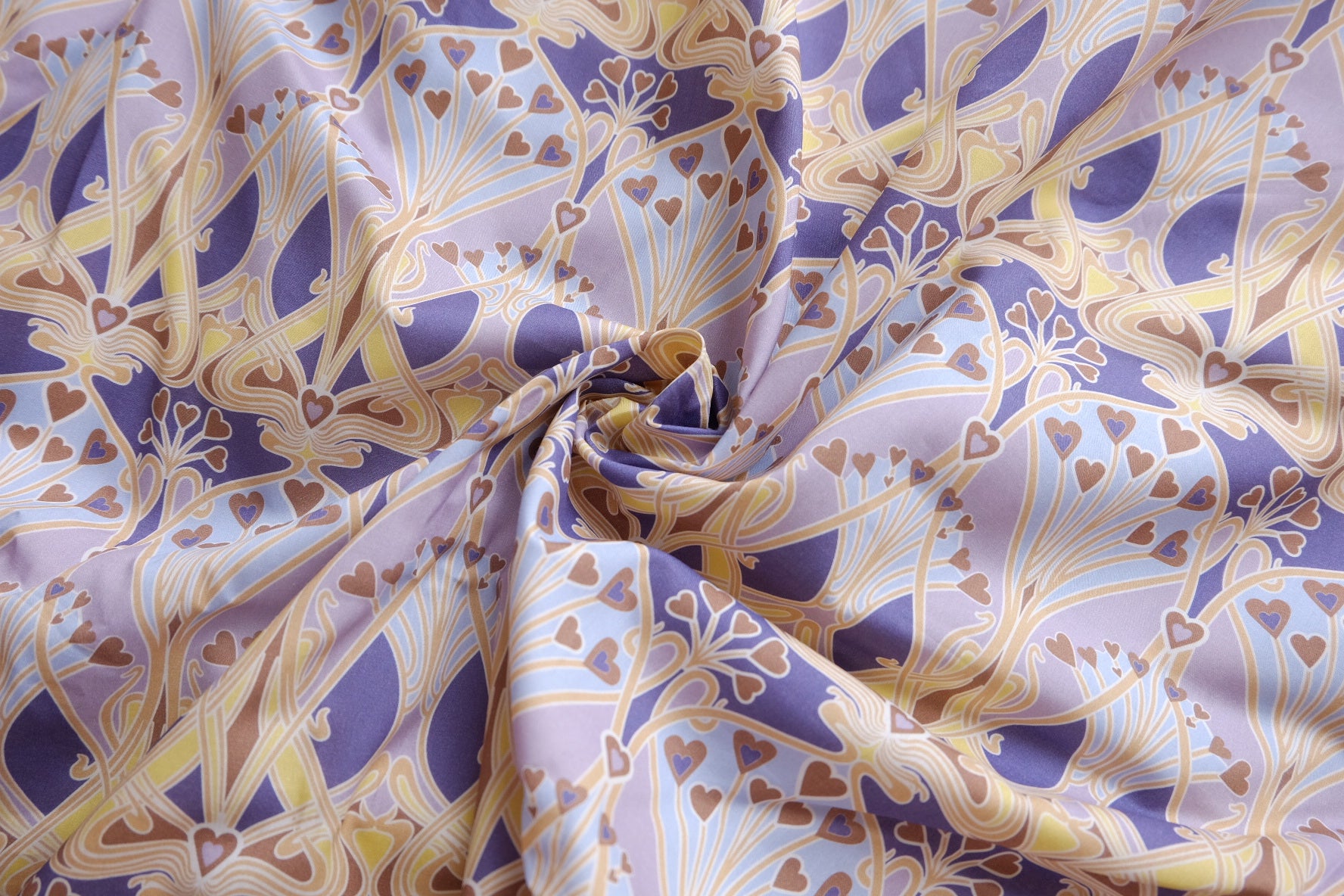 Art Nouveau 100s Cotton Lawn – 2.2 yd