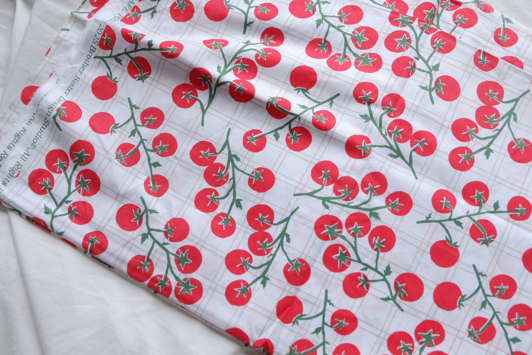 Tomato Vine Quilting Cotton – 2.5 yd