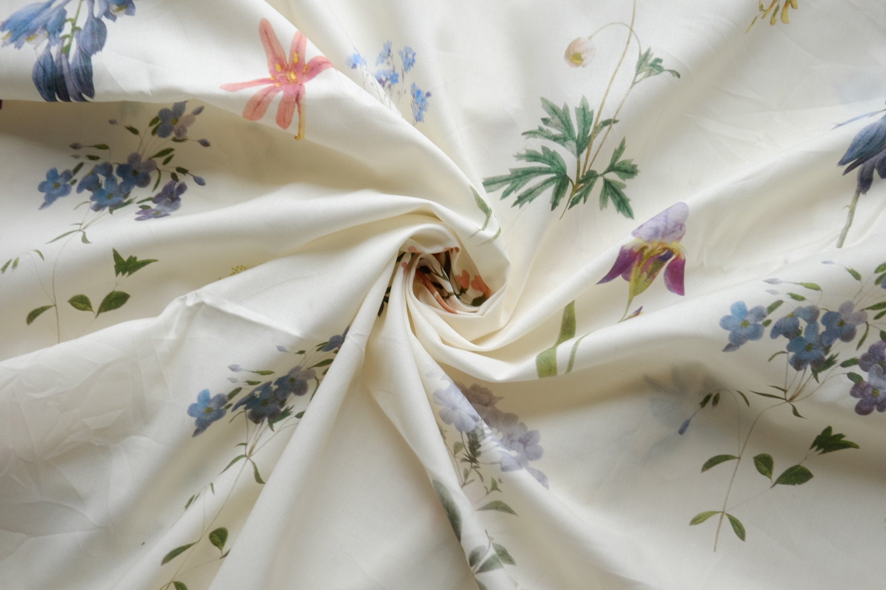 Botanical Garden Cotton Lawn – 3.3 yd